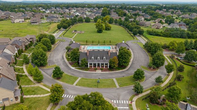1068 Ambling Way, Gallatin, TN 37066