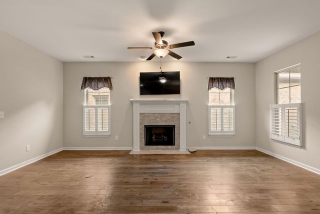 1068 Ambling Way, Gallatin, TN 37066