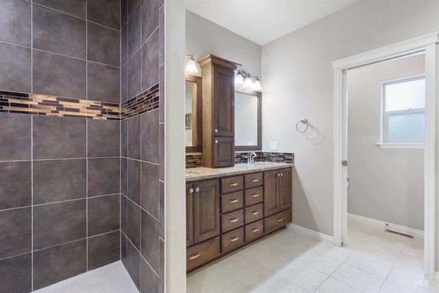 595 I B Perrine Rd, Twin Falls, ID 83301