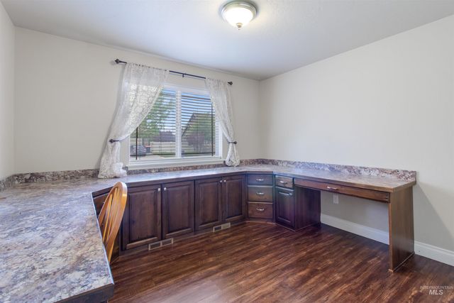 595 I B Perrine Rd, Twin Falls, ID 83301