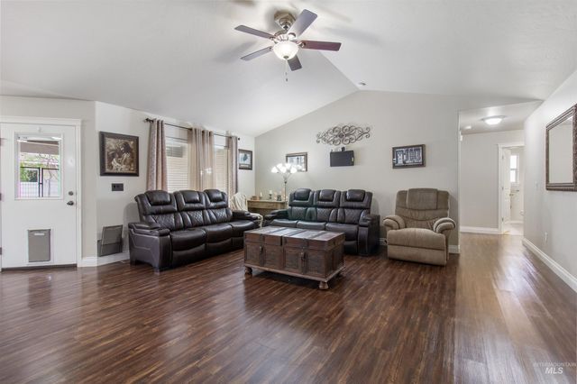 595 I B Perrine Rd, Twin Falls, ID 83301