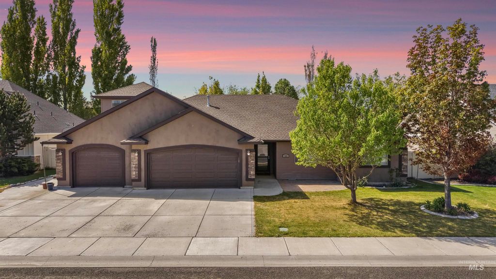 595 I B Perrine Rd, Twin Falls, ID 83301