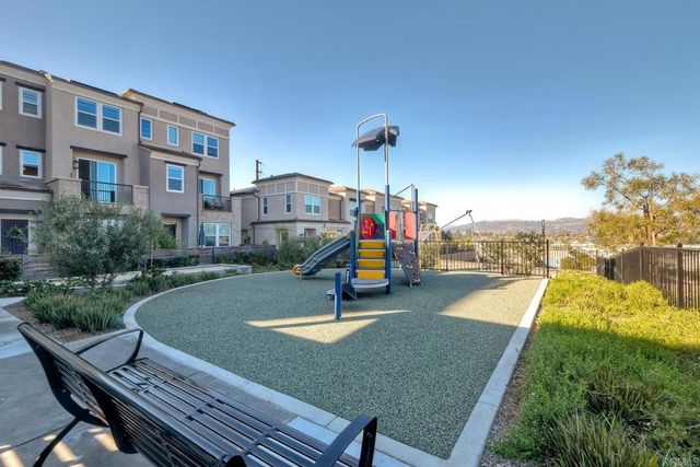 1222 Sunrise View 104, San Marcos, CA 92078