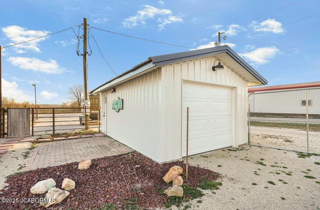 69985 US-50, Tipton, MO 65081