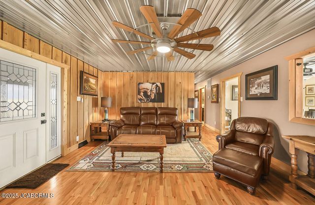 69985 US-50, Tipton, MO 65081