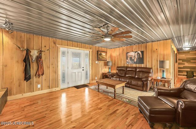 69985 US-50, Tipton, MO 65081