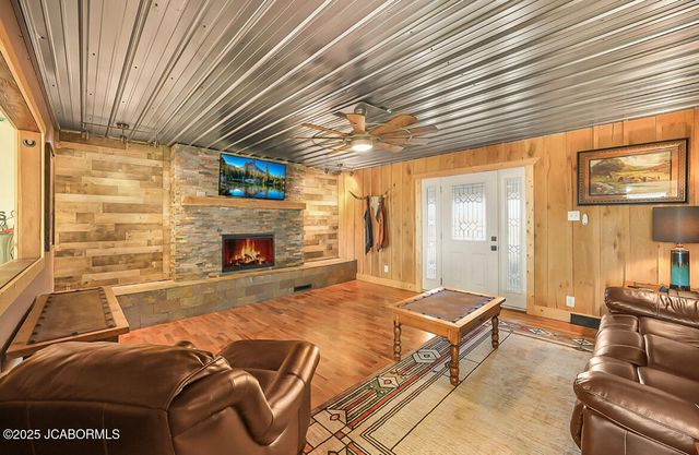 69985 US-50, Tipton, MO 65081