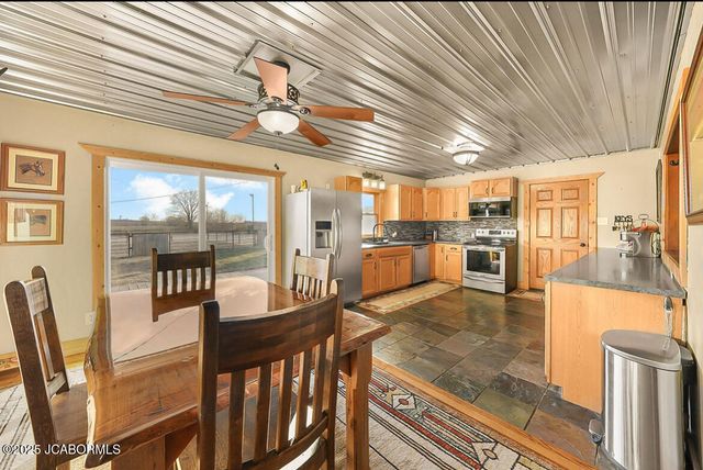 69985 US-50, Tipton, MO 65081