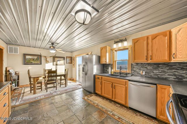 69985 US-50, Tipton, MO 65081