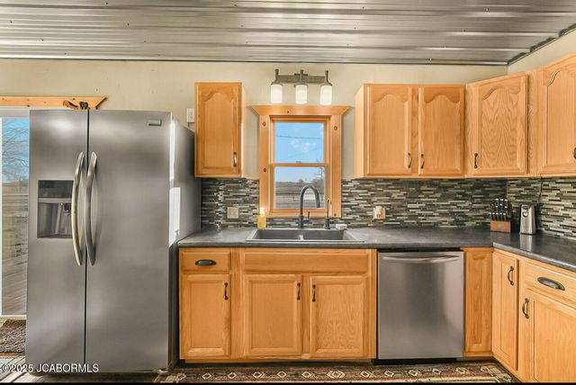 69985 US-50, Tipton, MO 65081