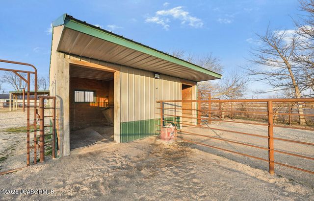 69985 US-50, Tipton, MO 65081