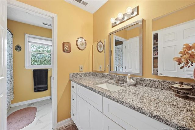 5499 Landview Place, Hope Mills, NC 28348