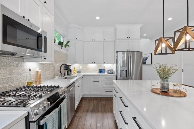 911 W ADALEE STREET, Tampa, FL 33603