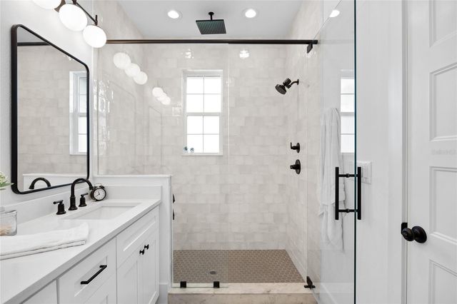 911 W ADALEE STREET, Tampa, FL 33603