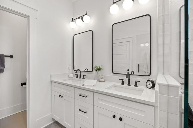 911 W ADALEE STREET, Tampa, FL 33603