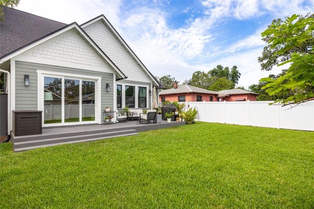 911 W ADALEE STREET, Tampa, FL 33603