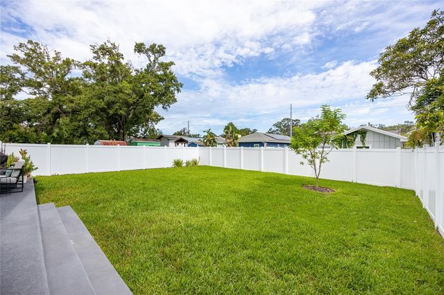 911 W ADALEE STREET, Tampa, FL 33603