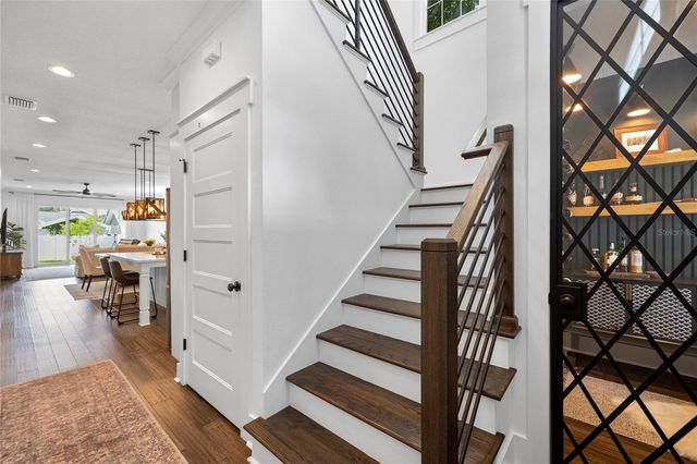 911 W ADALEE STREET, Tampa, FL 33603