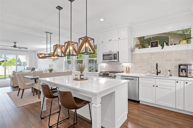 911 W ADALEE STREET, Tampa, FL 33603