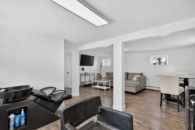 17 Elizia Circle, Lowell, MA 01854