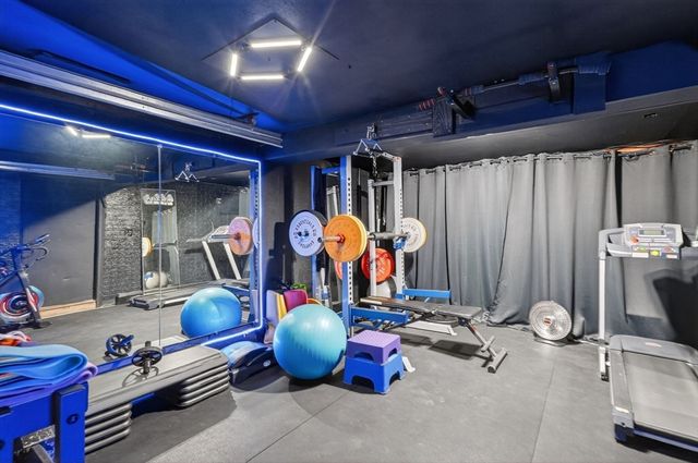 17 Elizia Circle, Lowell, MA 01854