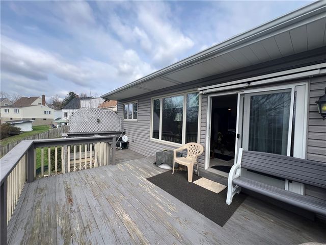 602 Riverview Dr, Dravosburg, PA 15034