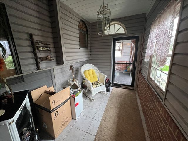 602 Riverview Dr, Dravosburg, PA 15034