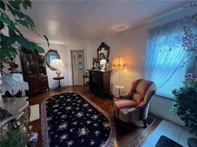 602 Riverview Dr, Dravosburg, PA 15034