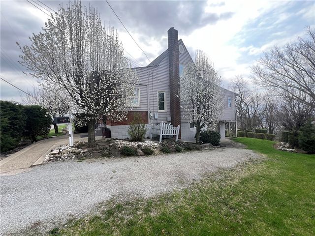 602 Riverview Dr, Dravosburg, PA 15034