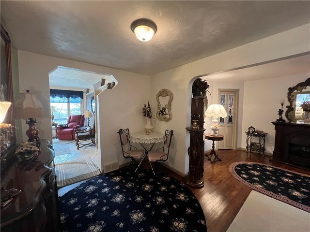 602 Riverview Dr, Dravosburg, PA 15034