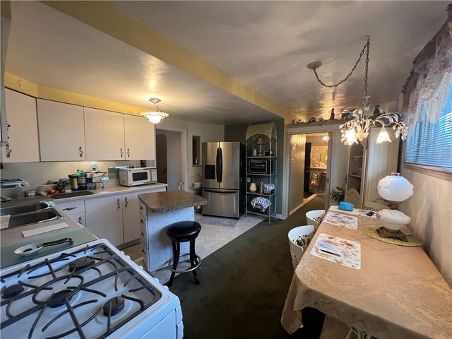 602 Riverview Dr, Dravosburg, PA 15034