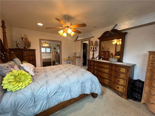 602 Riverview Dr, Dravosburg, PA 15034