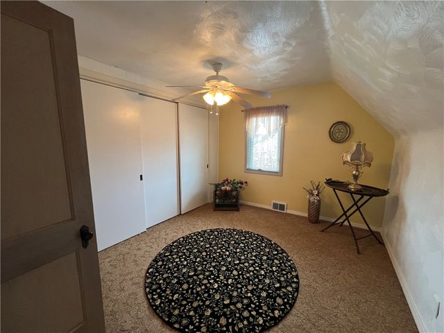 602 Riverview Dr, Dravosburg, PA 15034