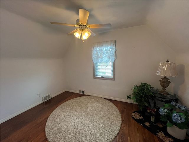 602 Riverview Dr, Dravosburg, PA 15034