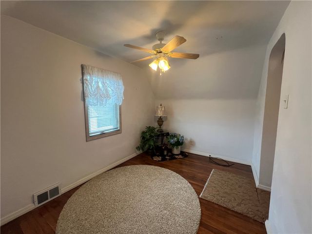 602 Riverview Dr, Dravosburg, PA 15034