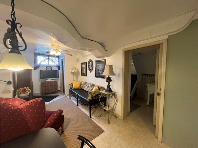 602 Riverview Dr, Dravosburg, PA 15034