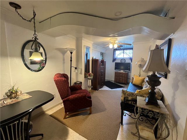 602 Riverview Dr, Dravosburg, PA 15034