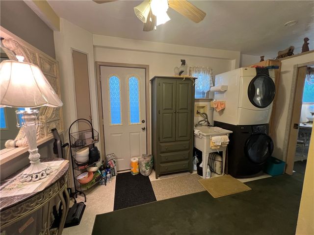 602 Riverview Dr, Dravosburg, PA 15034