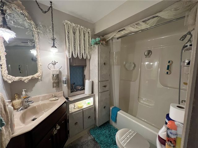 602 Riverview Dr, Dravosburg, PA 15034