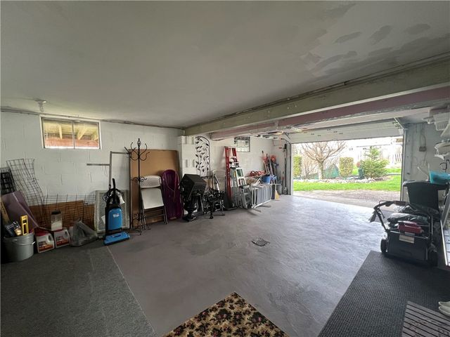 602 Riverview Dr, Dravosburg, PA 15034