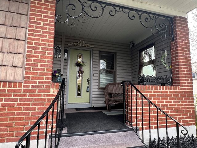 602 Riverview Dr, Dravosburg, PA 15034