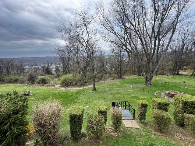 602 Riverview Dr, Dravosburg, PA 15034