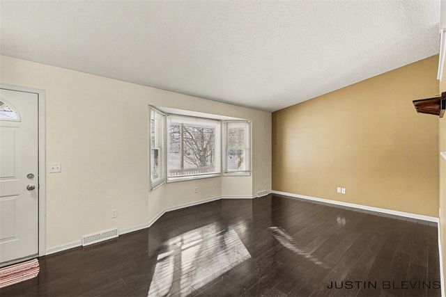 2155 Aaronsway Court, Belmont, MI 49306