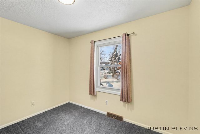 2155 Aaronsway Court, Belmont, MI 49306