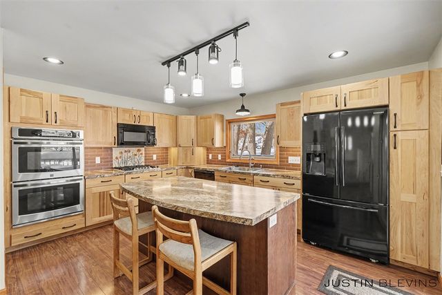 2155 Aaronsway Court, Belmont, MI 49306