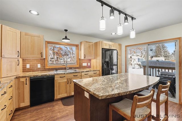 2155 Aaronsway Court, Belmont, MI 49306