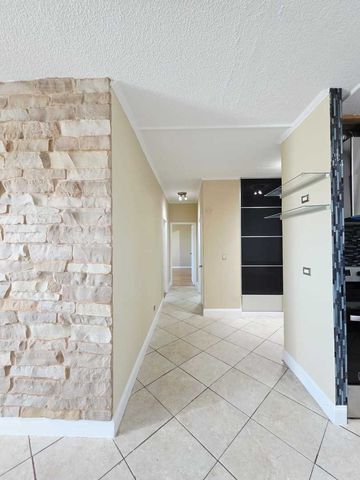 9078 W Heathwood Drive 1M, Niles, IL 60714