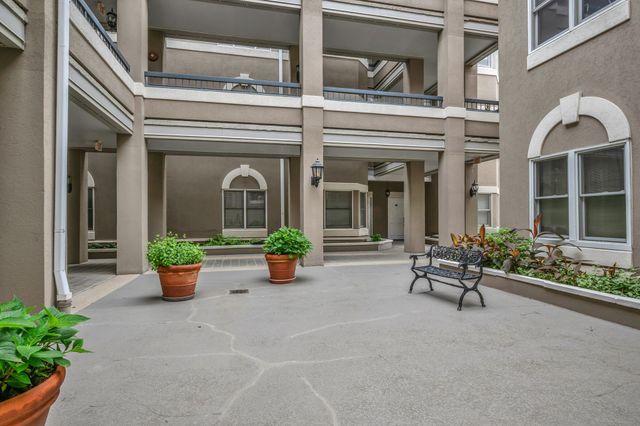 3818 West End Ave Apt 105, Nashville, TN 37205