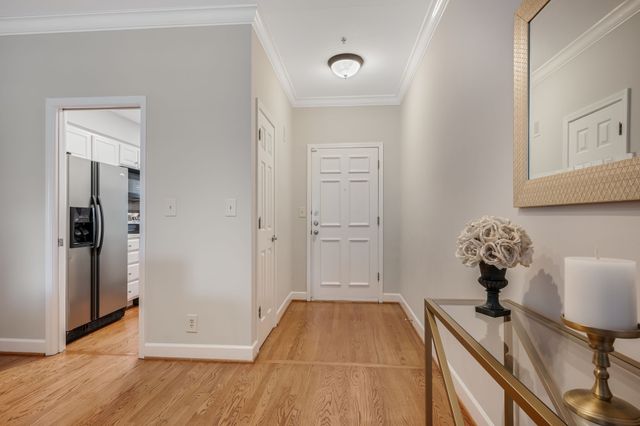 3818 West End Ave Apt 105, Nashville, TN 37205