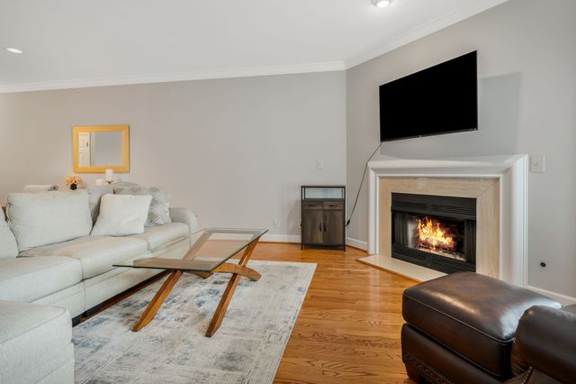 3818 West End Ave Apt 105, Nashville, TN 37205